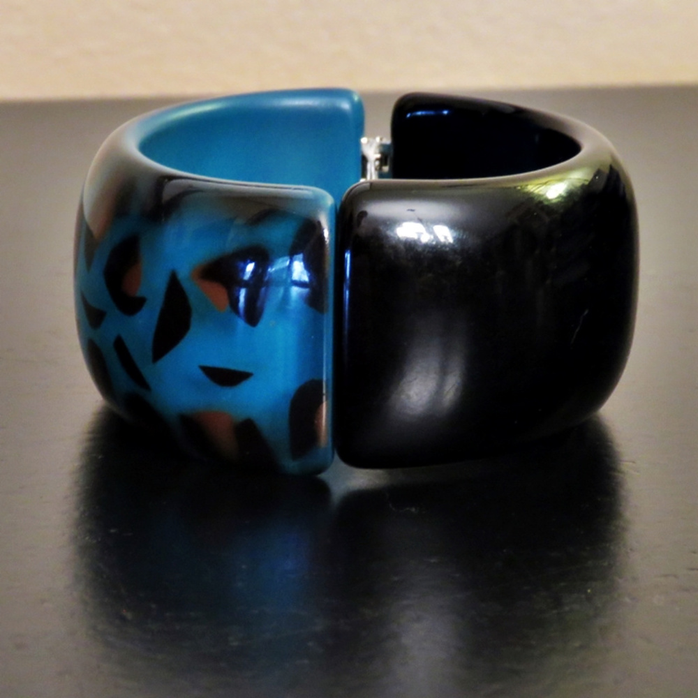NINE WEST Bracelet & Earrings Set - Picture 3 of 4